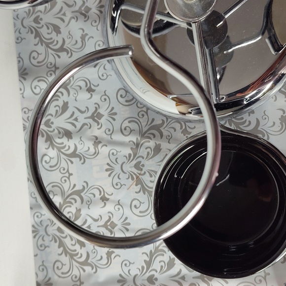 Revolving 6-pc Dip Ceramic Bowls 11x11x9 ** 1 bowl has a crack ** - Picture 5 of 8